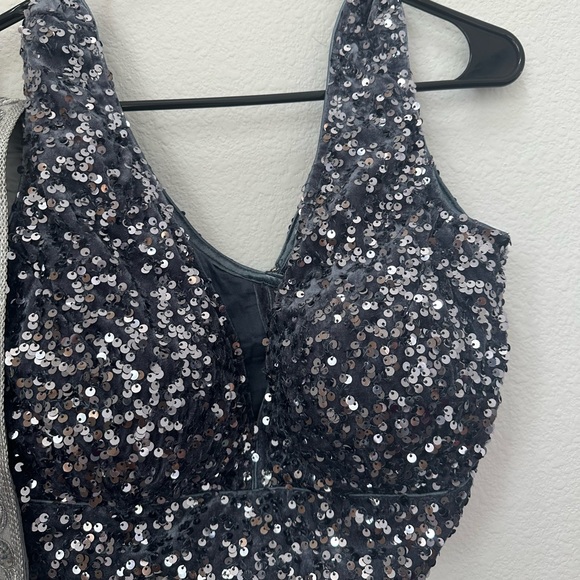 Light Blue Gray Saree with Sequin Blouse - Picture 2 of 9